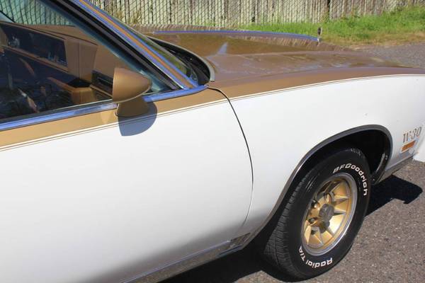 Lot 126 - 1979 Oldsmobile Cutlass Hurst W-30 Lucky Collector Car for sale in Other, FL – photo 15