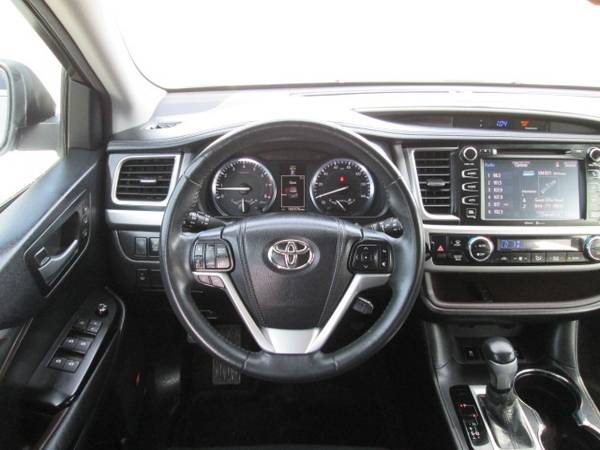2015 Toyota Highlander Limited suv Silver - cars & trucks - by... for sale in ROGERS, AR – photo 3