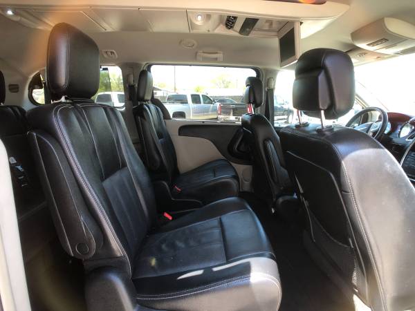2015 CHRYSLER TOWN & COUNTRY - - by dealer - vehicle for sale in Amarillo, TX – photo 8