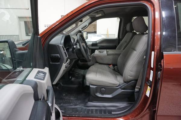 **Seats Six/Back Up Camera/Great Deal**2015 Ford F150 XLT - cars &... for sale in Ammon, ID – photo 8