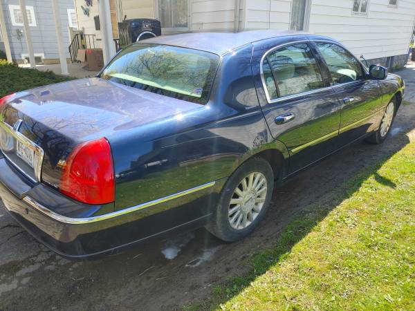 2004 Lincoln Town Car for sale in Gowanda, NY – photo 3
