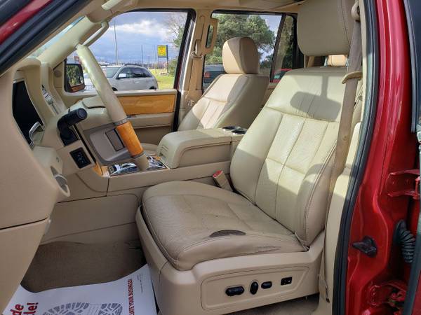 2008 Lincoln Navigator, Clean Carfax, 4X4, DVD, Backup Camera,... for sale in Lapeer, MI – photo 8