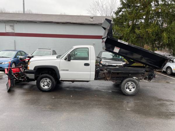 2006 Chevy 2500 Dump Truck 4x4 - cars & trucks - by owner - vehicle... for sale in Trenton, NJ – photo 2
