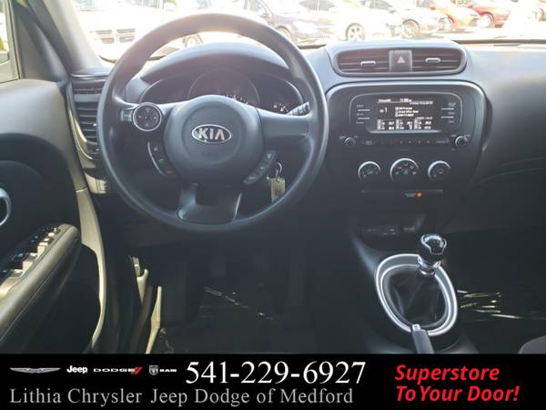 2017 Kia Soul Base Manual - - by dealer - vehicle for sale in Medford, OR – photo 17