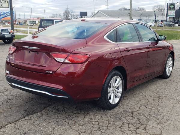 2015 Chrysler 200 Limited, Clean Carfax, XM, Bluetooth, 26 MPG -... for sale in Lapeer, MI – photo 4