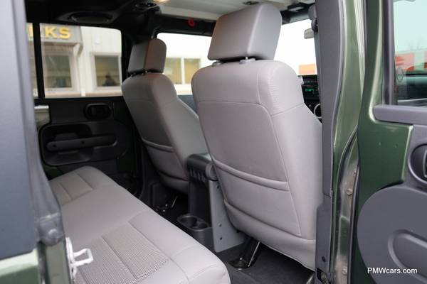 2009 Jeep Wrangler Unlimited Sahara CERTIFIED! 6 SPEED LOW MILES! for sale in Naperville, IL – photo 15