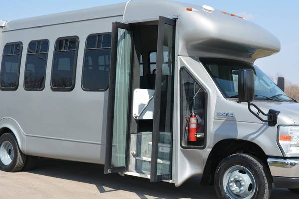 2012 Ford E-450 22 Passenger Paratransit Shuttle Bus for sale in Crystal Lake, IL – photo 9