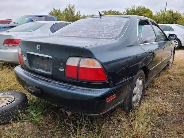 1996 HONDA ACCORD EX/EXR - cars & trucks - by dealer - vehicle... for sale in Fort Worth, TX – photo 2