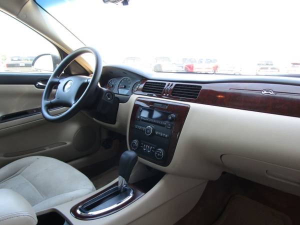 2009 Chevrolet Impala 4dr Sedan 3 5L LT Black for sale in Omaha, NE – photo 11