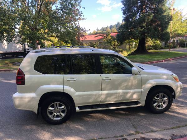 2005 Lexus GX470 4WD --Affordable Luxury, Third Row, Clean title-- -... for sale in Kirkland, WA – photo 4