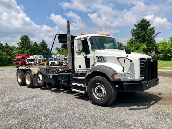 2008 Mack Granite with 60,000 lb. American roll off hoist for sale in Glenmoore, PA