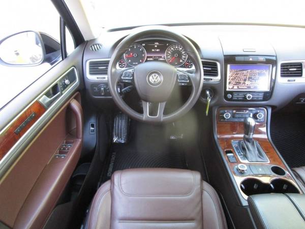 2013 Volkswagen Touareg TDI - 4WD - NAVI - BACK UP CAMERA - PANORAMIC for sale in Sacramento , CA – photo 7