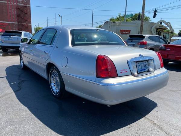 1999 Lincoln Town Car 4dr Sdn Cartier - - by dealer for sale in Louisville, KY – photo 5