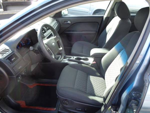 2011 Ford Fusion I4 SE - cars & trucks - by dealer - vehicle... for sale in Moscow, WA – photo 5