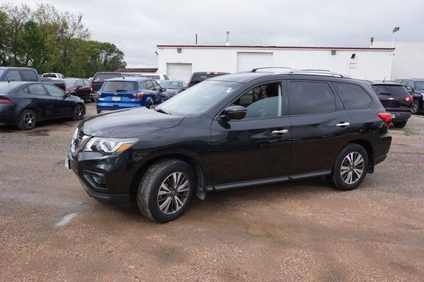2017 Nissan Pathfinder SL for sale in Lakeville, MN – photo 11