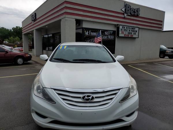 2011 HYUNDAI SONATA!! WE TAKE TRADES!! no credit needed!! for sale in Fayetteville, AR – photo 3