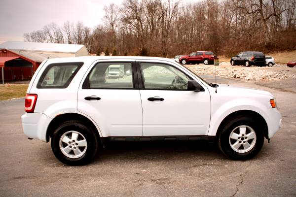 2009 Ford Escape XLS AWD - - by dealer - vehicle for sale in Camby, IN – photo 7