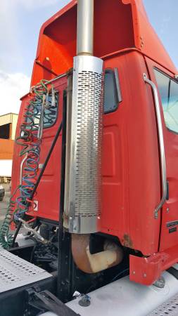2005 Tandem Day Cab Tractor 435H.P. - One Owner - ALL Records - DayCab for sale in Chicago, IL – photo 5