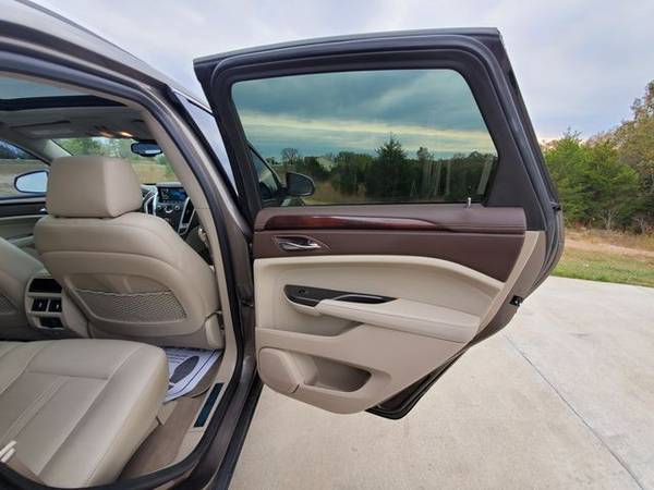 2012 Cadillac SRX Sport Utility 4D FWD V6, Flex Fuel, 3.6 Liter... for sale in Hillsboro, IL – photo 23