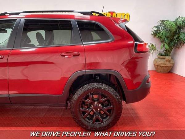 2017 Jeep Cherokee Limited 4x4 Limited 4dr SUV We Can Get You for sale in Temple Hills, PA – photo 11