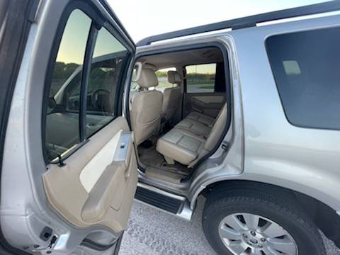 2008 Lincoln mercury mountaineer - - by dealer for sale in Austin, TX – photo 4