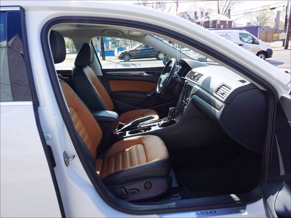 2018 Volkswagen VW Passat V6 SEL Premium - - by dealer for sale in Cincinnati, OH – photo 18