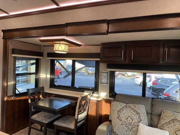 2020 JAYCO PINNACLE 4113 SEISMIC - cars & trucks - by dealer -... for sale in Little River, SC – photo 17