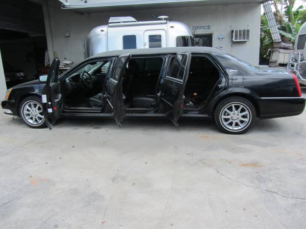 2011 cadilac DTS 12Kmile superior coach 6 door limo funeral car... for sale in Hollywood, FL – photo 3
