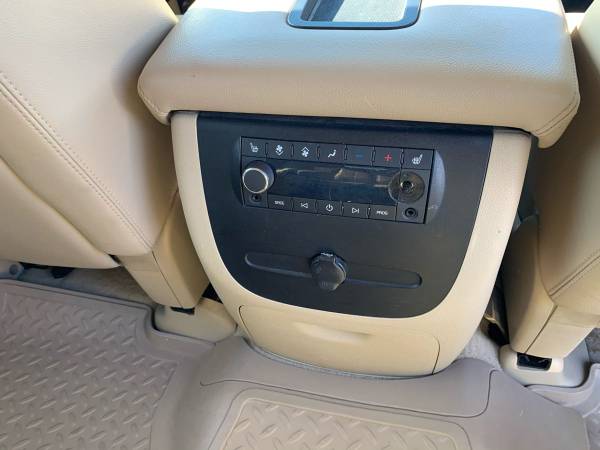 2008 GMC YUKON XL SLT,BUCKET SEATS, ONE OWNER, - cars & trucks - by... for sale in MOORE, OK – photo 17