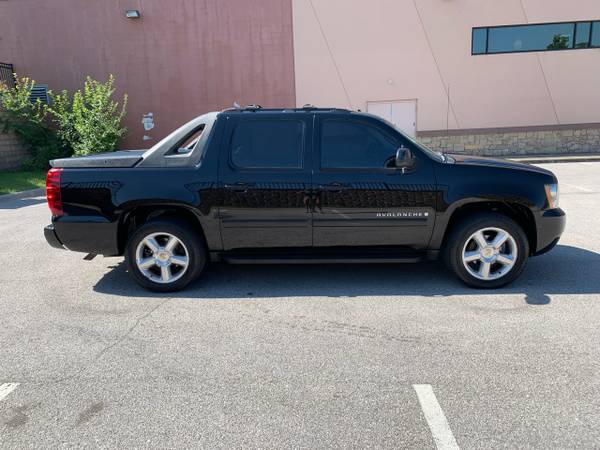 2007 Chevrolet Avalanche LTZ 4WD for sale in Springfield, MO – photo 4
