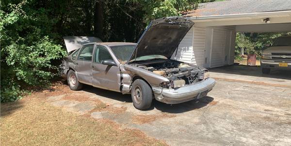 96 Chevy caprice for sale in Jackson, MS – photo 3
