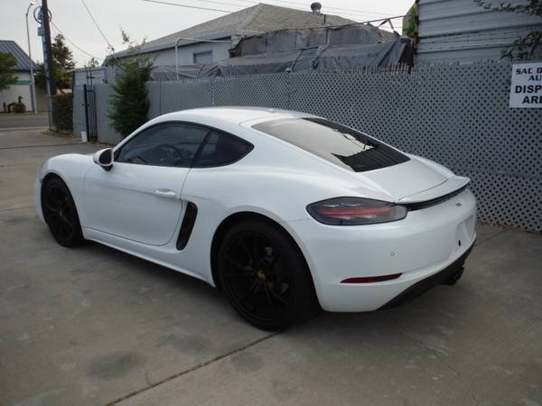 2017 Porsche 718 Cayman 15K MILES ONLY 6 SPEED MANUAL WITH APPLE for sale in Sacramento , CA – photo 5
