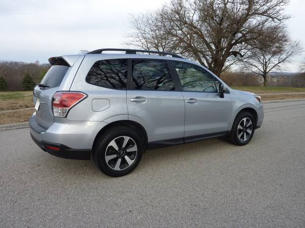 2018 Subaru Forester Premium 33k miles, AWD, Warranty - cars &... for sale in Lawrence, KS – photo 5