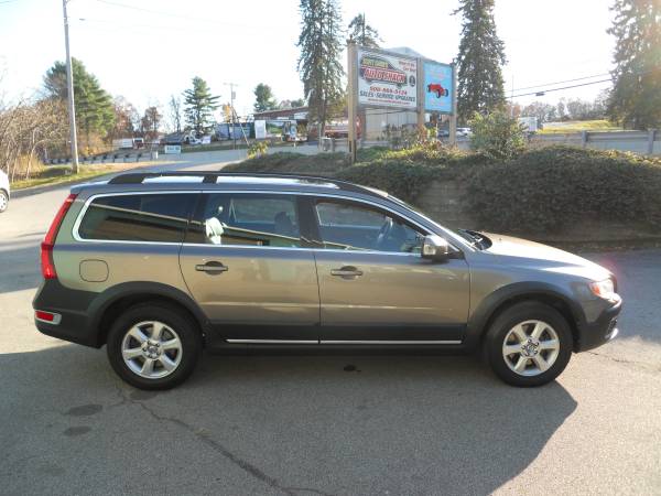 2010 Volvo XC70 75k Miles 1 Owner Wagon Rear Seat Entertainment... for sale in Sutton, MA – photo 6