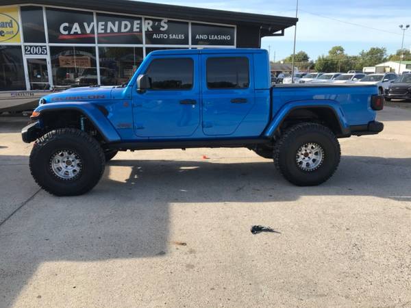 2020 Jeep Gladiator Rubicon 4x4 - cars & trucks - by dealer -... for sale in Durant, OK – photo 2