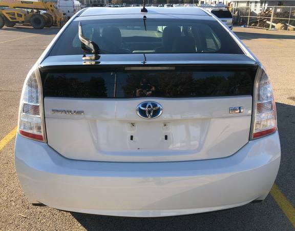 2010 Toyota Prius, Only 78K miles - cars & trucks - by dealer -... for sale in Lombard, IL – photo 5
