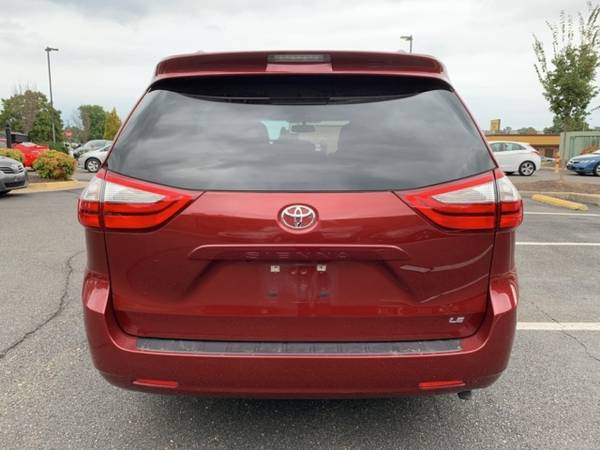 2015 Toyota Sienna LE for sale in Richmond , VA – photo 8