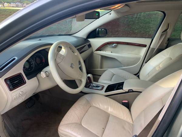 2008 Volvo V70 only 62K miles - cars & trucks - by owner - vehicle... for sale in Waipahu, HI – photo 8