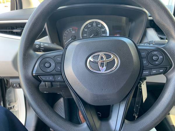 2020 TOYOTA COROLLA LE. SHOWROOM FLOOR CLEAN !!! LOW MILES! LIKE... for sale in Jackson, MS – photo 7