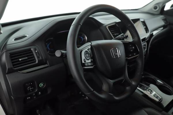 2019 Honda Pilot Touring 8-Passenger AWD All Wheel Drive for sale in Des Plaines, IL – photo 11