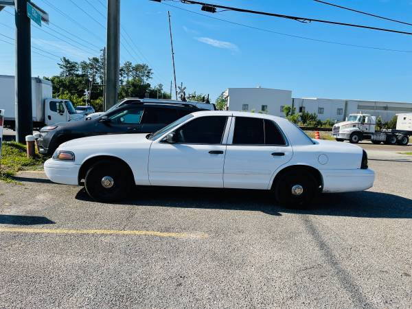 2003 Ford Crown Victoria Police Private Sale Title In Hand - cars & for sale in Jacksonville, FL – photo 2