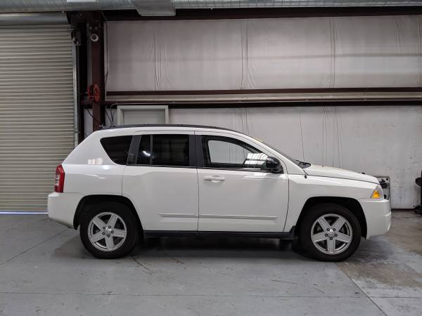 2010 Jeep Compass FWD, Great On Gas, Cold AC!!! for sale in Madera, CA – photo 2