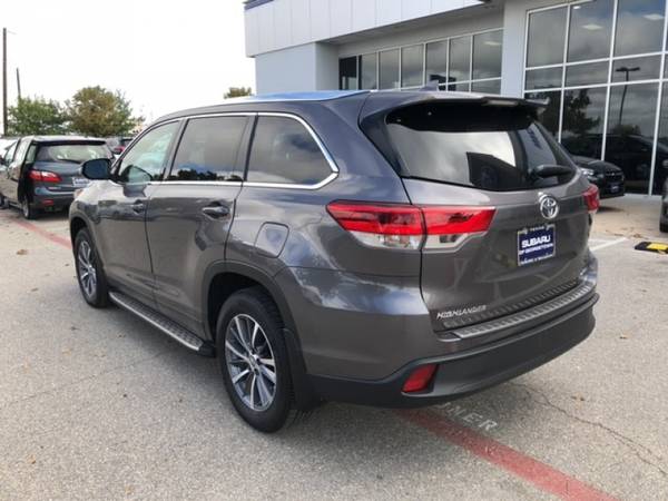 2019 Toyota Highlander XLE for sale in Georgetown, TX – photo 3
