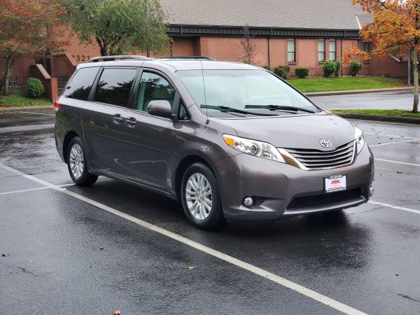 2011 Toyota Sienna XLE * 8 Passenger * 3rd Row seat * Clean Title * for sale in Lynnwood, WA – photo 3