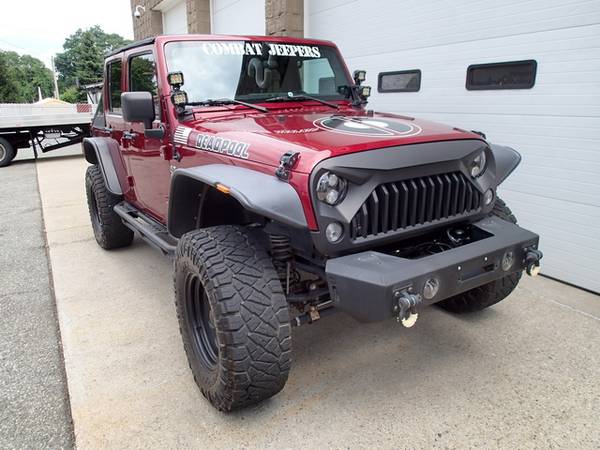2012 Jeep Wrangler Unlimited 6 cyl, auto, 4 inch lift, SHARP RIG! for sale in Chicopee, NY – photo 4