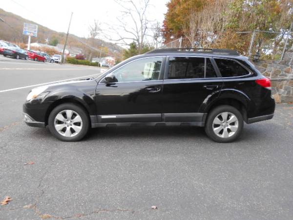 2011 Subaru Outback Wagon Moonroof Navigation Backup Camera 1 Owner!... for sale in Seymour, CT – photo 2