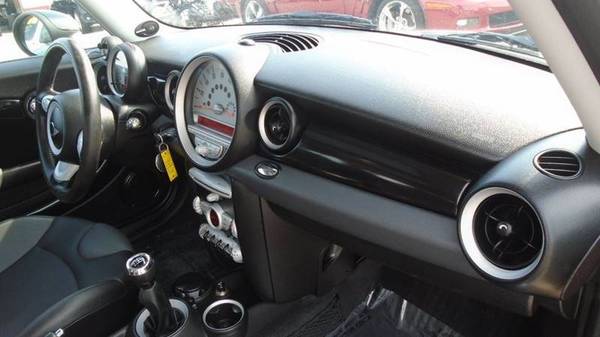 2010 mini cooper 99,000 miles 6 speed manual $5900 **Call Us Today... for sale in Waterloo, IA – photo 9