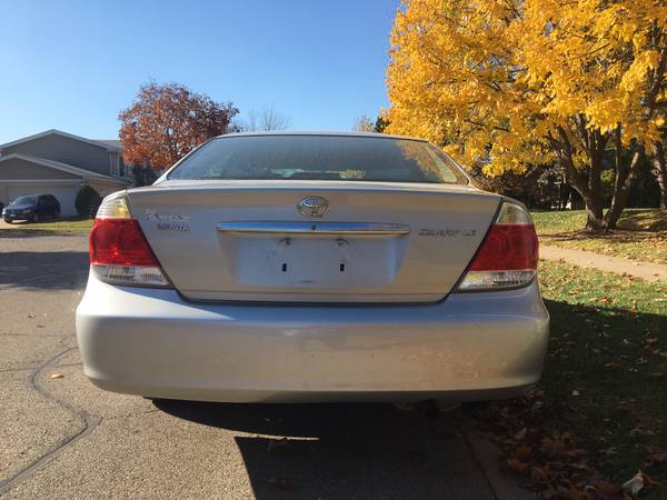 2005 Toyota Camry LE - cars & trucks - by owner - vehicle automotive... for sale in North West, IL – photo 2
