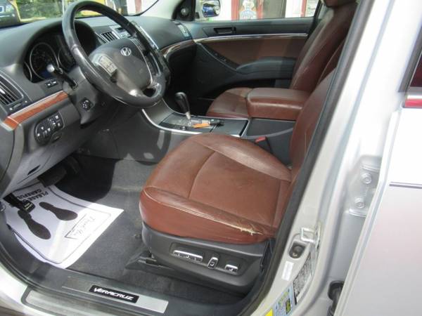 2008 Hyundai Veracruz Limited AWD 4dr Crossover - - by for sale in Bloomington, IL – photo 23