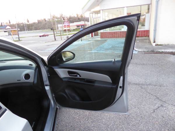 2013 Chevrolet Cruze Manual RUNS NICE 90DAYS WRNTY CLEAN for sale in Roanoke, VA – photo 14